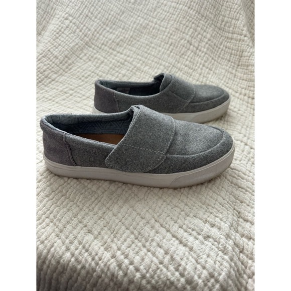 Toms Shoes - TOMS Altair Felt and Suede Slip On Sneakers Size 6.5